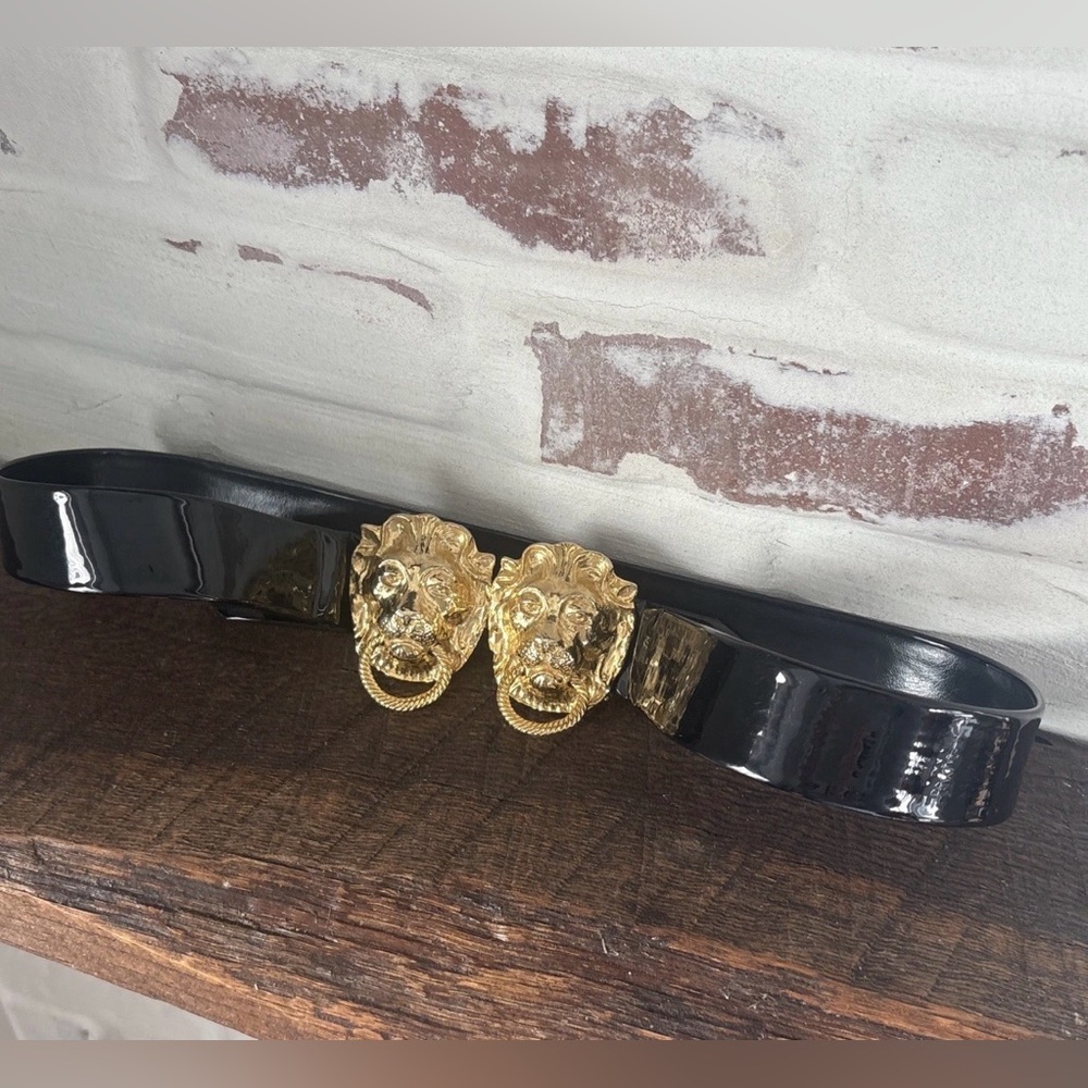 Vintage Mimi Di N Women's 1974 Gold Tone Lion Heads Belt & Buckles MCM Fashion
